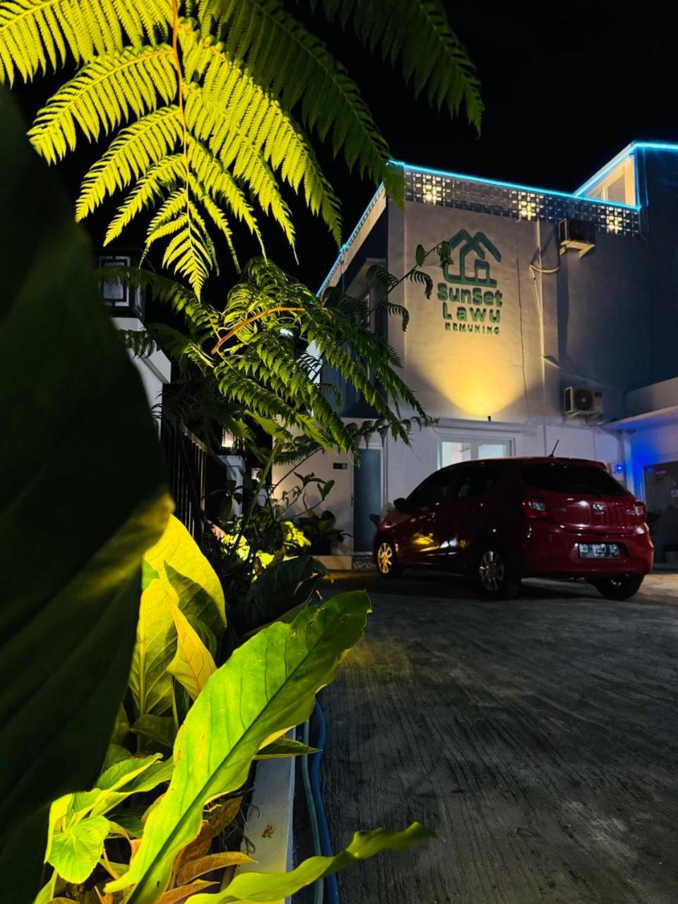 Sunset Lawu Kemuning, Villa, Full House 3 Bed, Free Bbq, Free Float Light Breakfast Karanganyar  Exterior photo