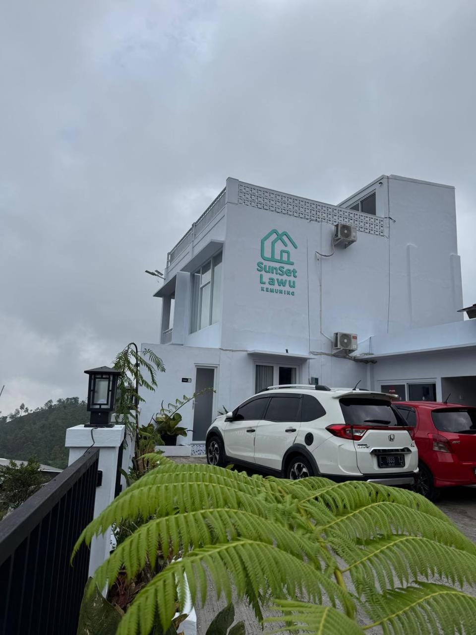 Sunset Lawu Kemuning, Villa, Full House 3 Bed, Free Bbq, Free Float Light Breakfast Karanganyar  Exterior photo